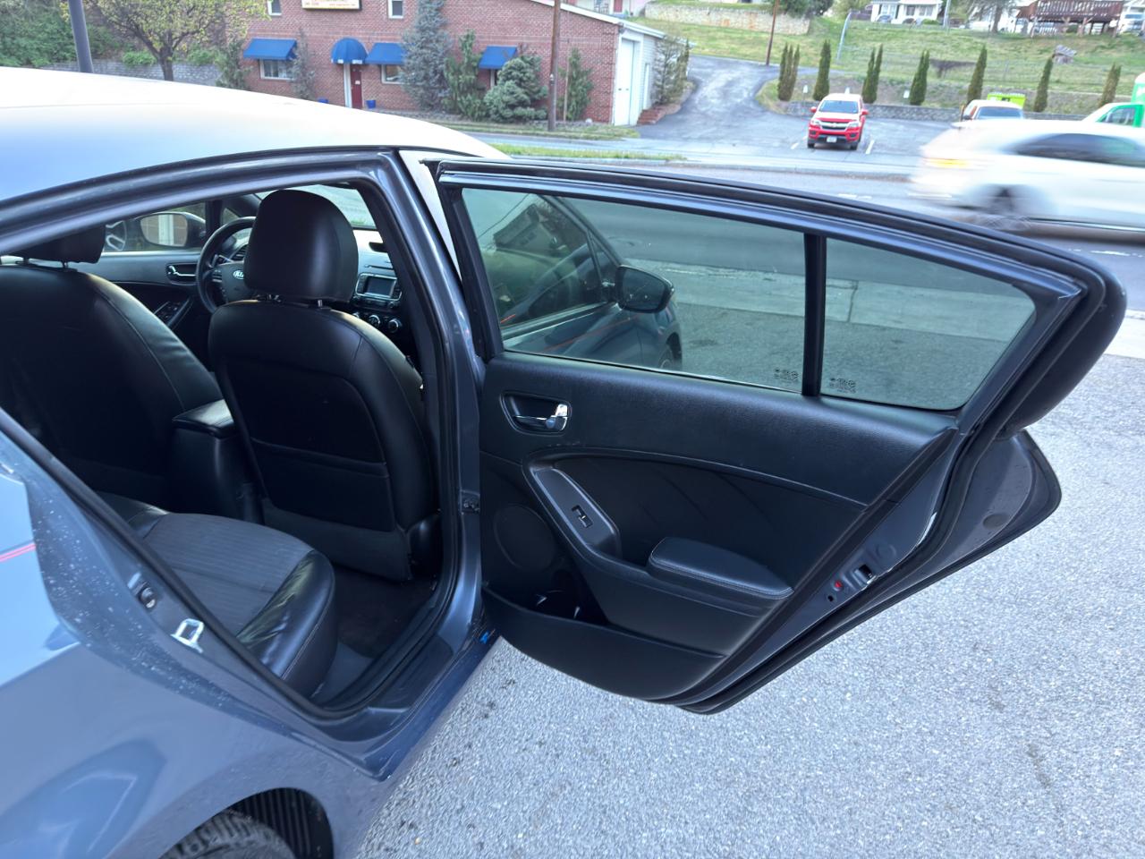 Kia Forte 5-Door 5dr HB Man SX 2016