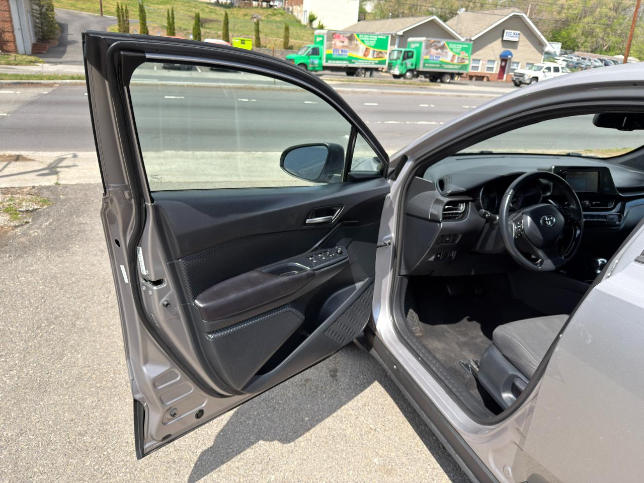 Toyota C-HR XLE FWD (Natl) 2018