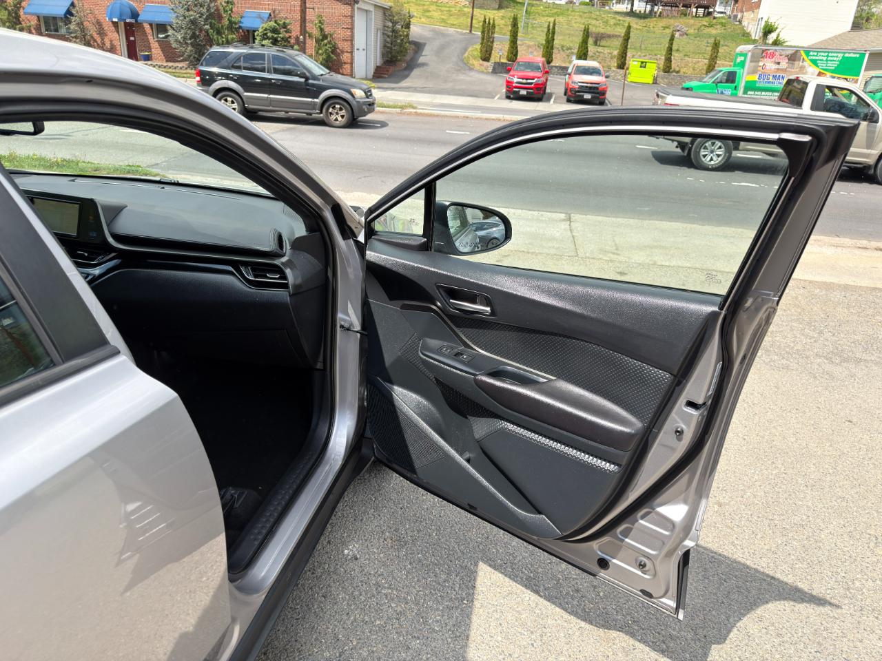 Toyota C-HR XLE FWD (Natl) 2018