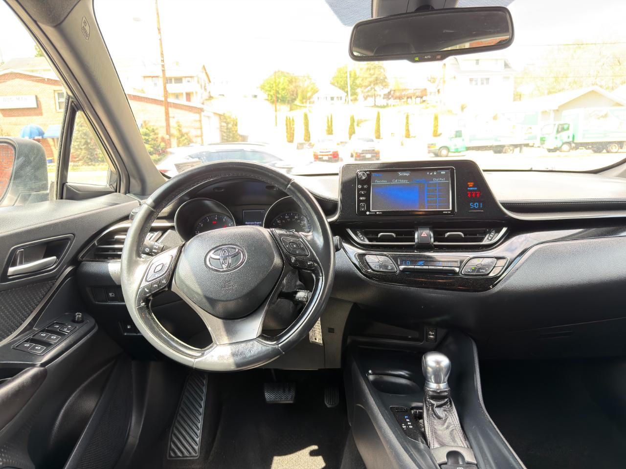 Toyota C-HR XLE FWD (Natl) 2018