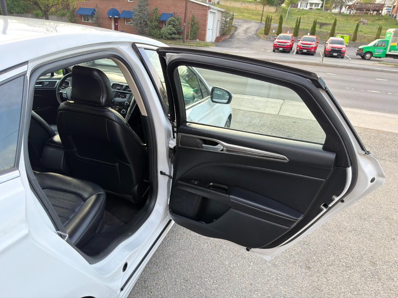 Ford Fusion SE FWD 2017