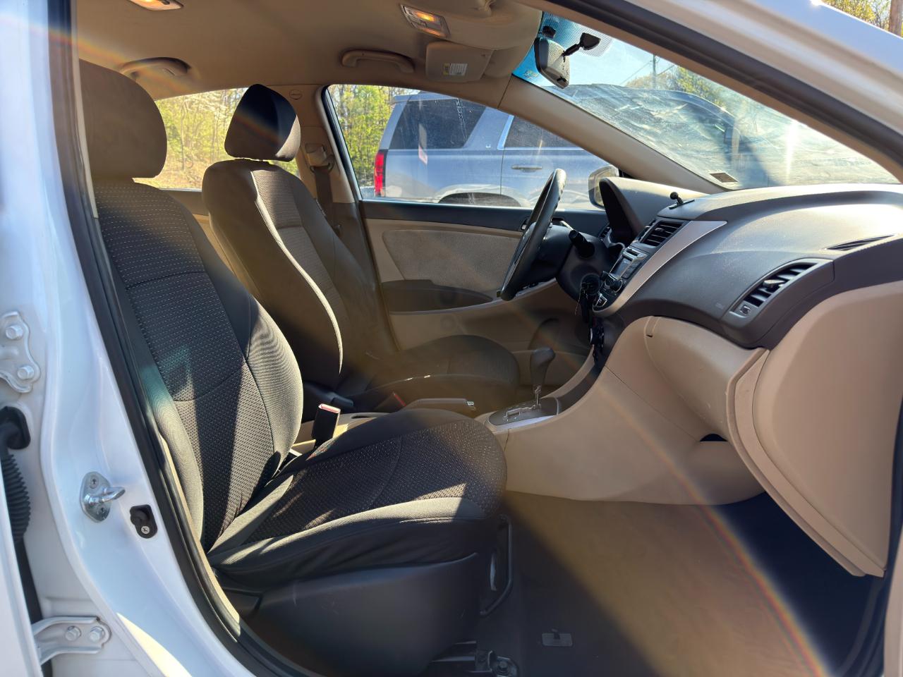 Hyundai Accent 4dr Sdn Auto GLS 2012