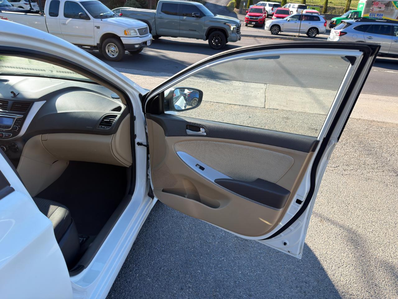 Hyundai Accent 4dr Sdn Auto GLS 2012