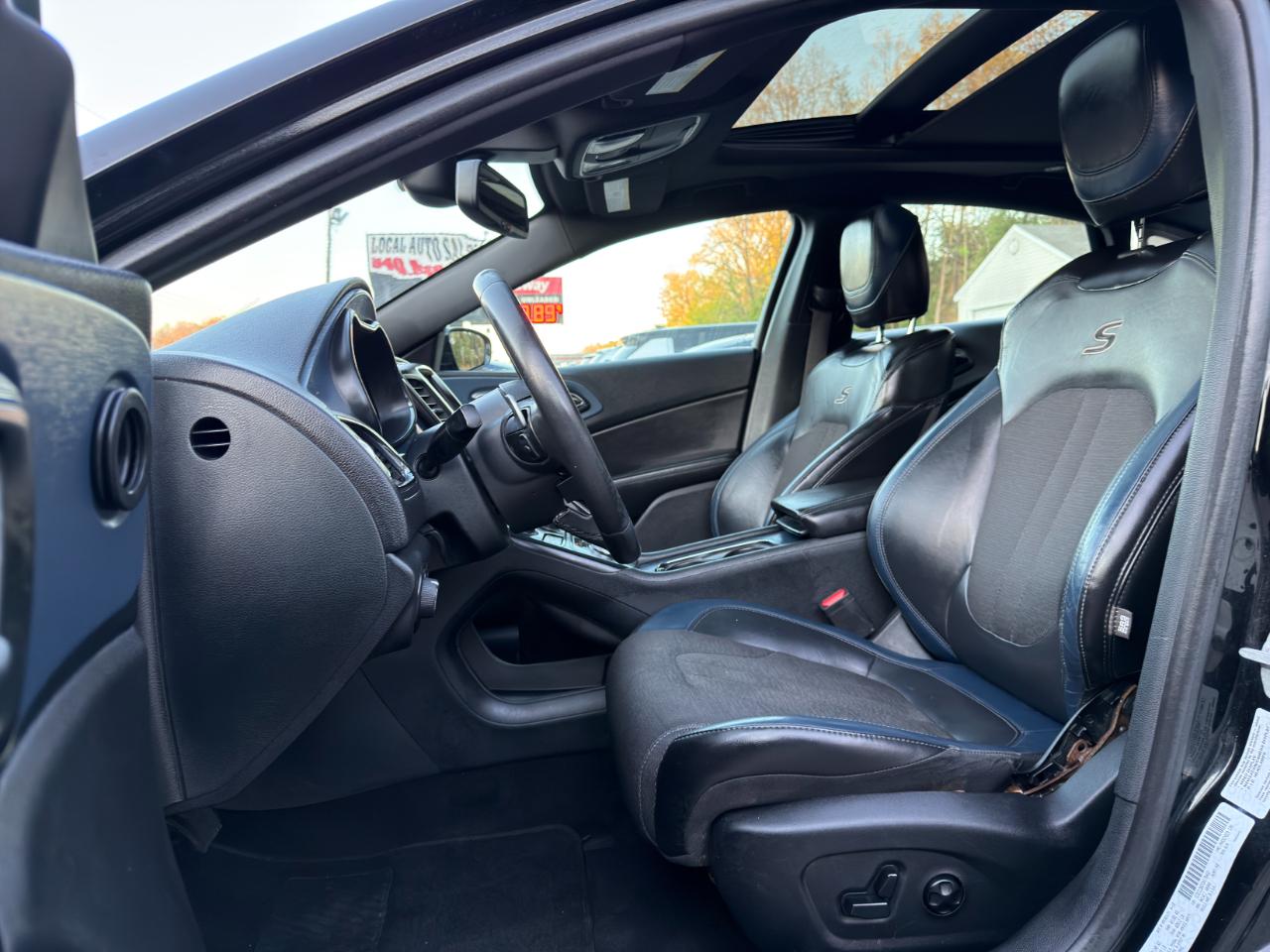 Chrysler 200 4dr Sdn S FWD 2016