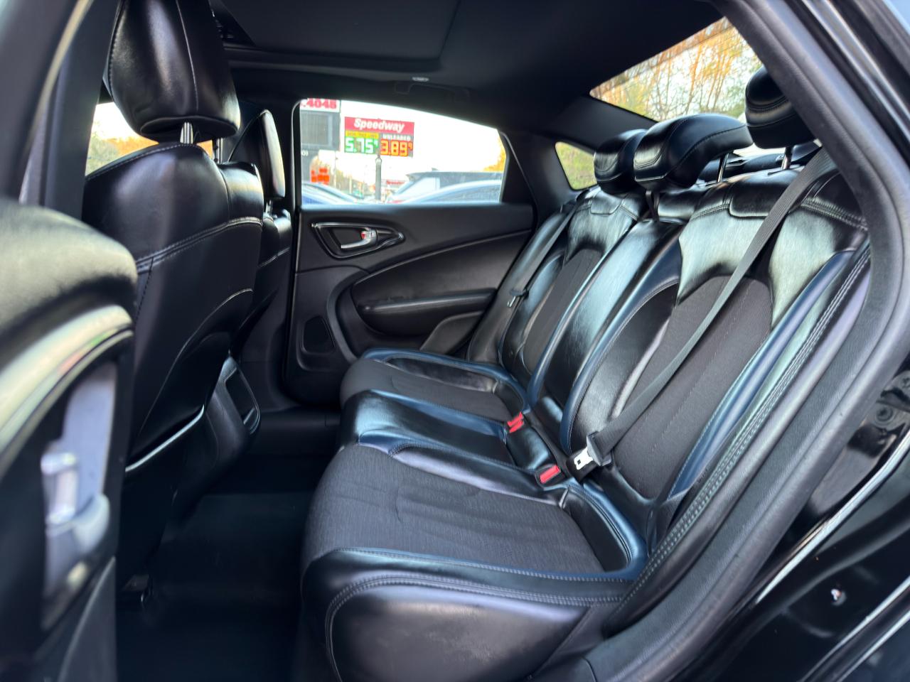 Chrysler 200 4dr Sdn S FWD 2016