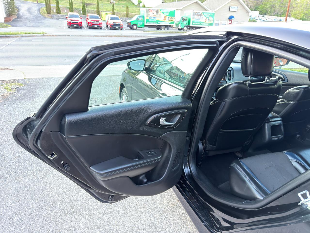 Chrysler 200 4dr Sdn S FWD 2016