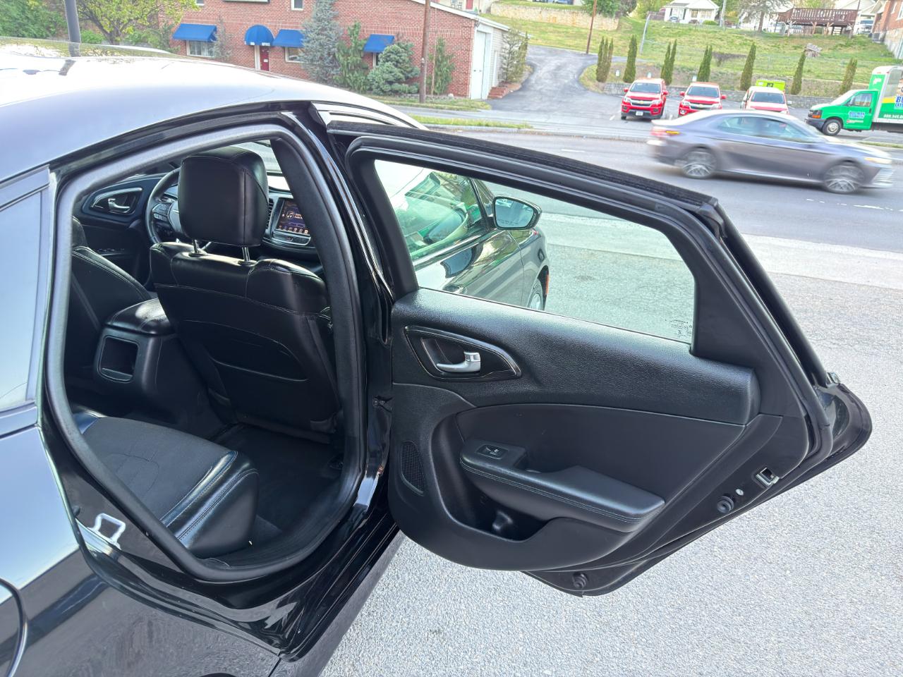 Chrysler 200 4dr Sdn S FWD 2016