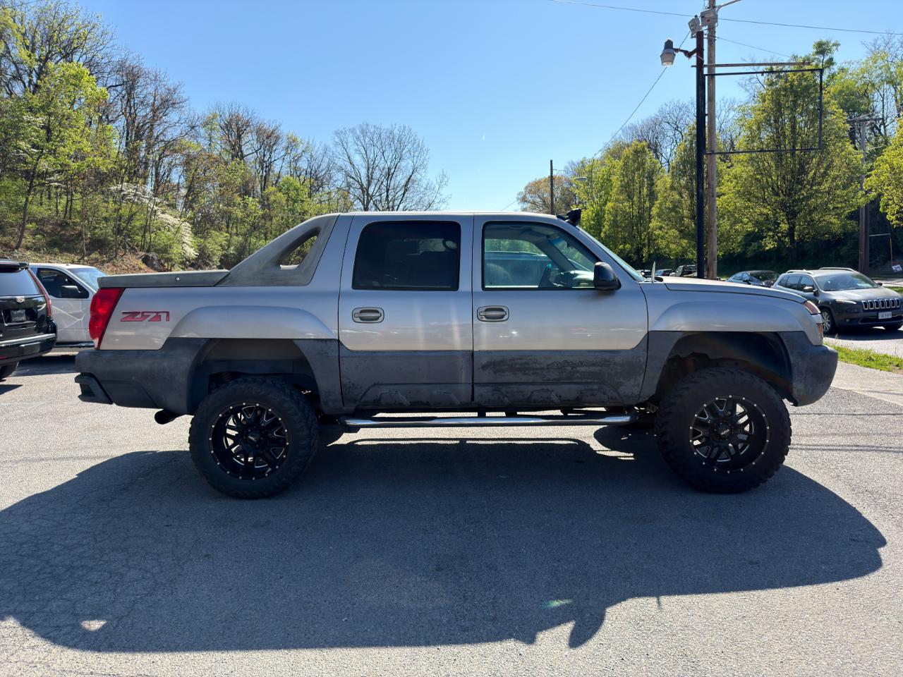 Chevrolet Avalanche 1500 5dr Crew Cab 130" WB 4WD 2002