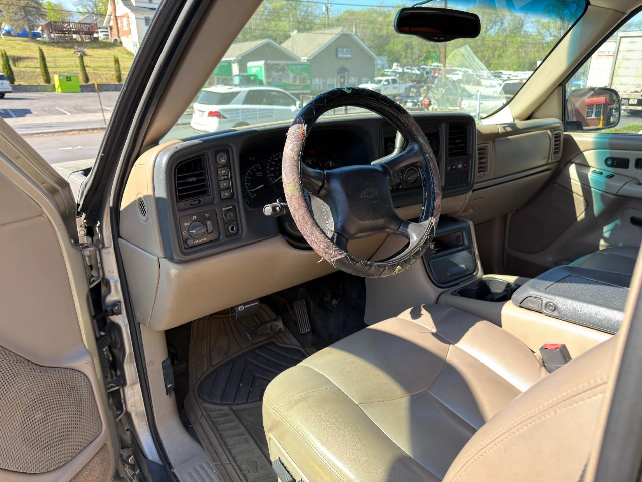 Chevrolet Avalanche 1500 5dr Crew Cab 130" WB 4WD 2002