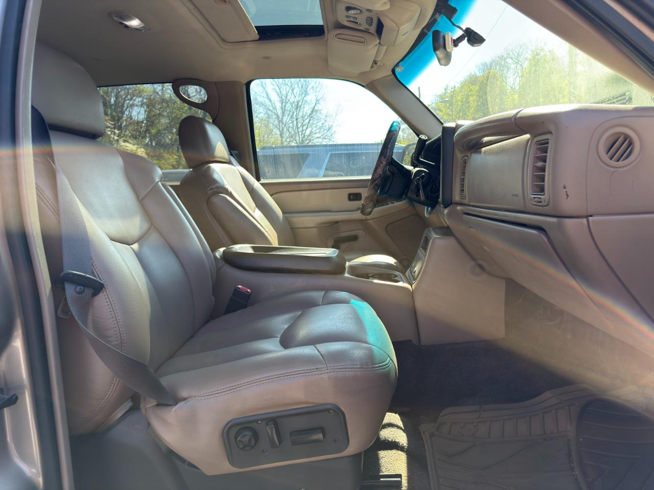 Chevrolet Avalanche 1500 5dr Crew Cab 130" WB 4WD 2002