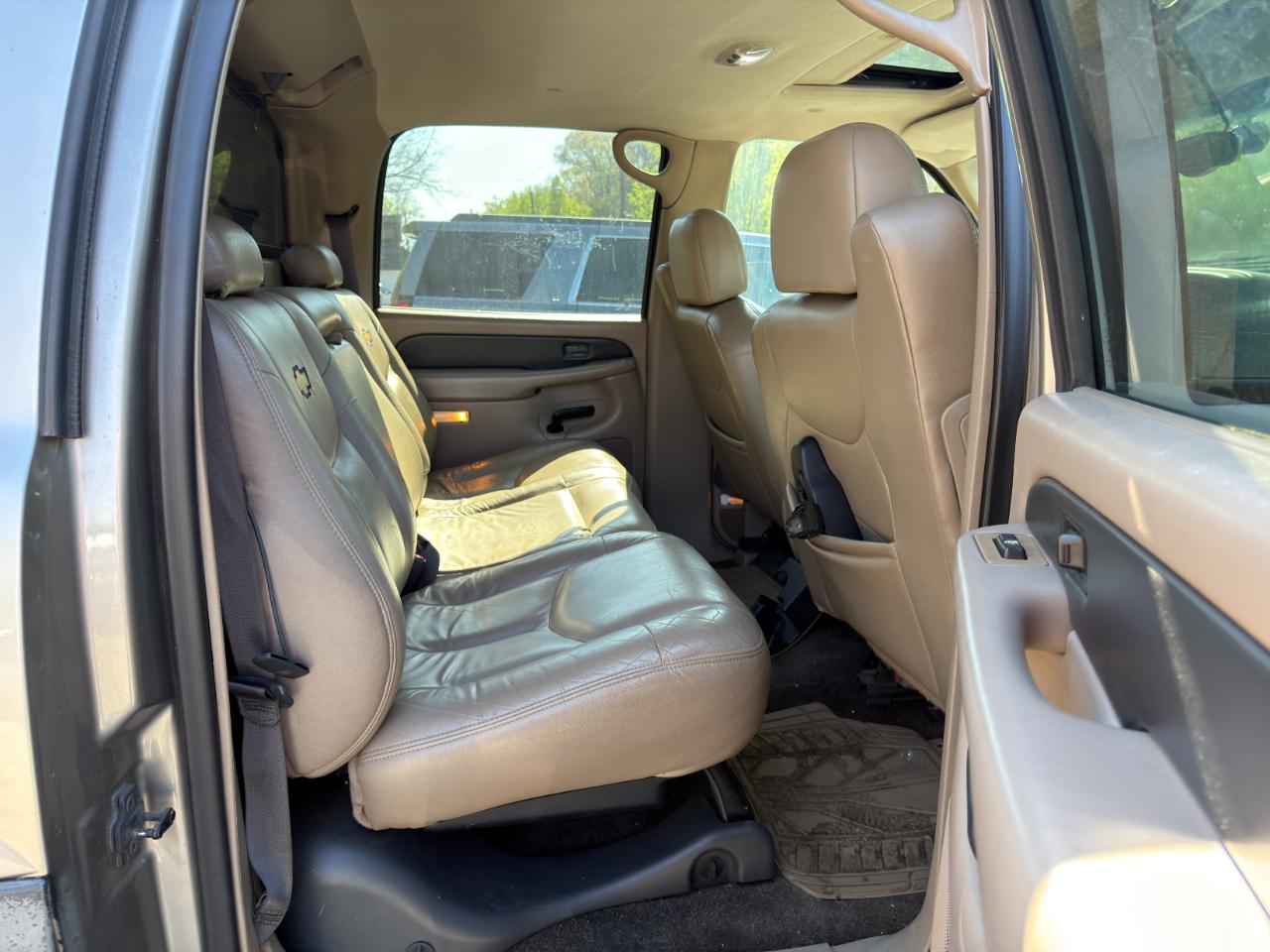 Chevrolet Avalanche 1500 5dr Crew Cab 130" WB 4WD 2002