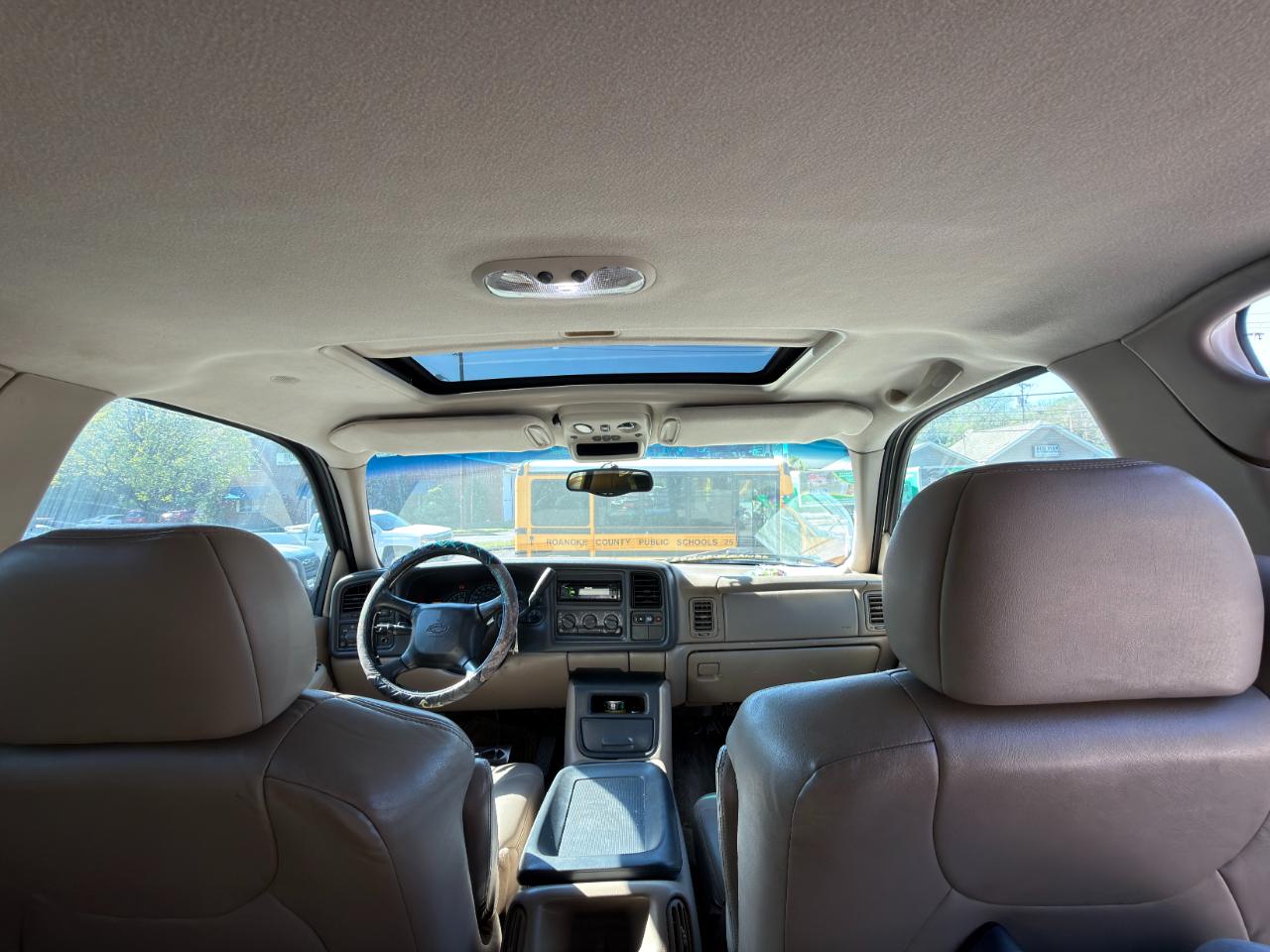 Chevrolet Avalanche 1500 5dr Crew Cab 130" WB 4WD 2002