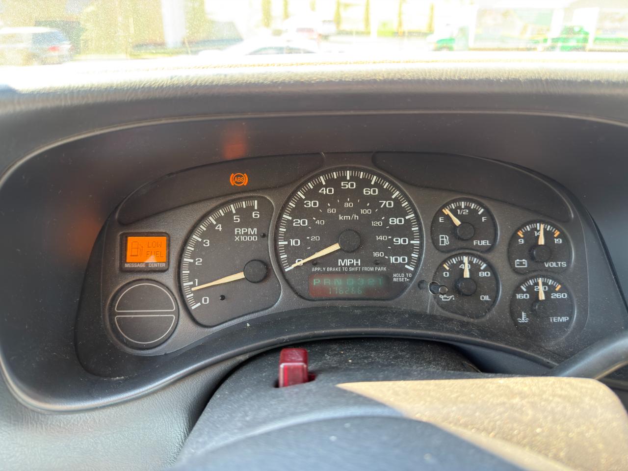 Chevrolet Avalanche 1500 5dr Crew Cab 130" WB 4WD 2002