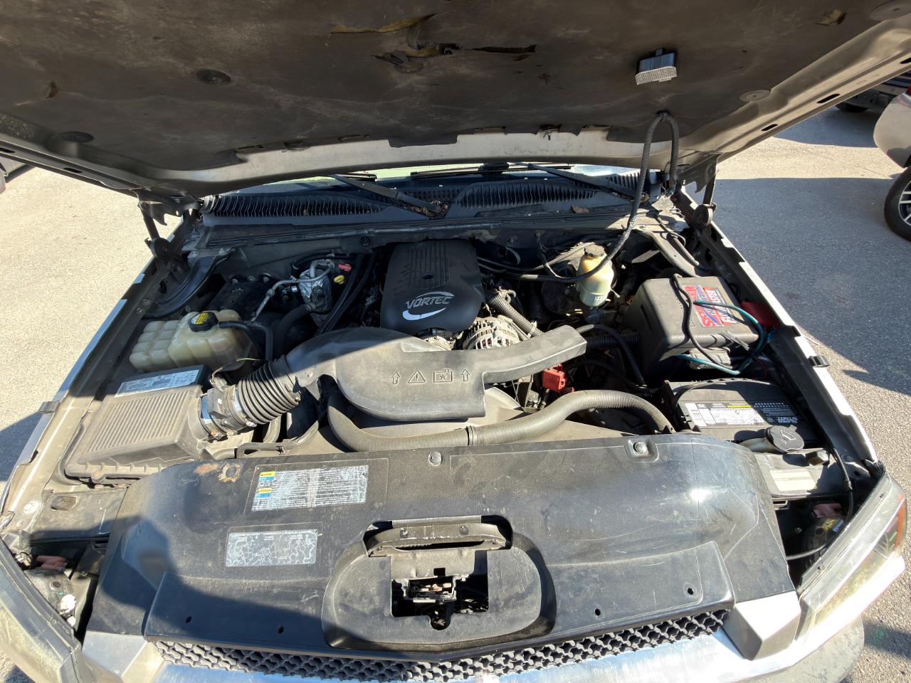 Chevrolet Avalanche 1500 5dr Crew Cab 130" WB 4WD 2002