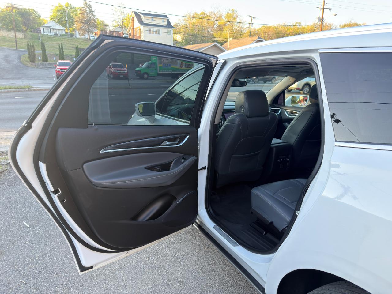 Buick Enclave FWD 4dr Essence 2020