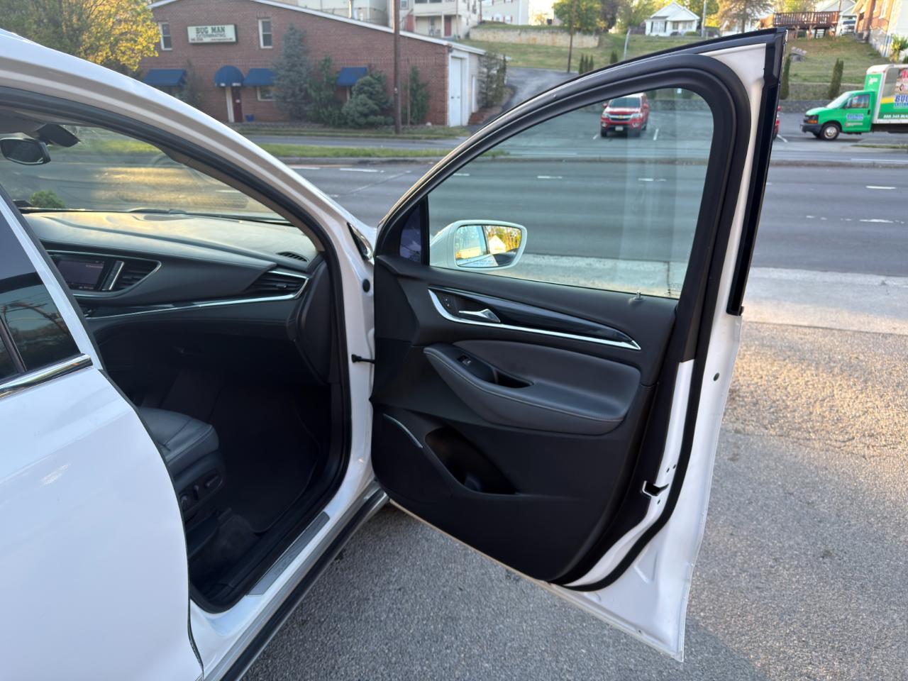 Buick Enclave FWD 4dr Essence 2020