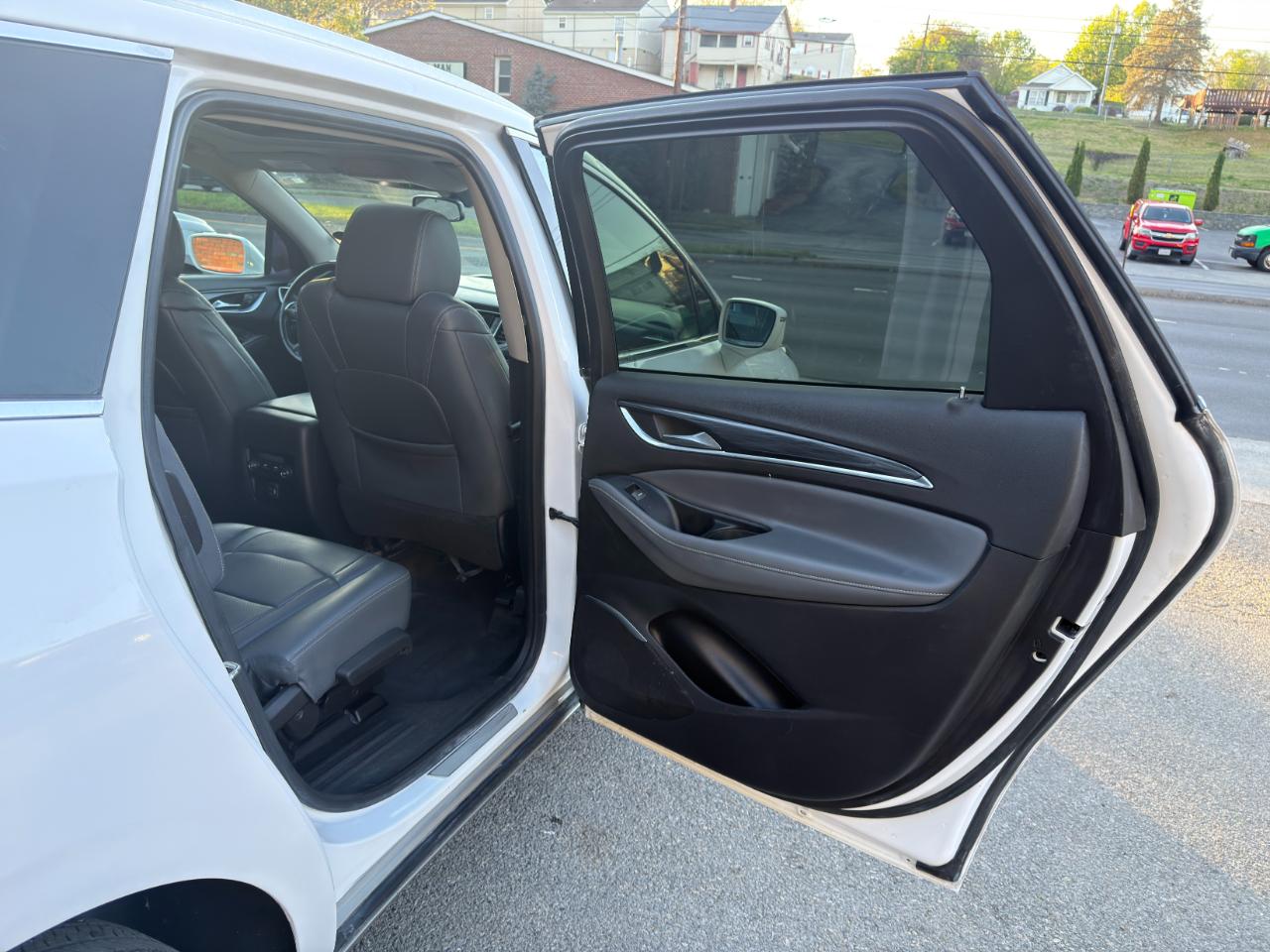 Buick Enclave FWD 4dr Essence 2020