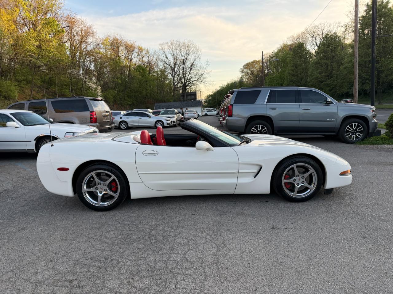 Chevrolet Corvette 2dr Convertible 2002