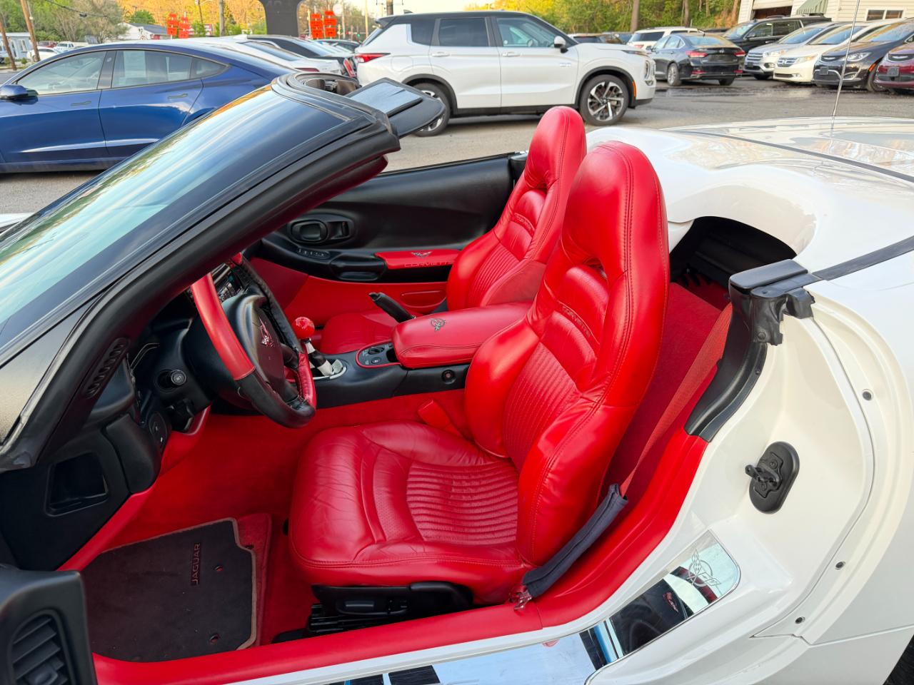 Chevrolet Corvette 2dr Convertible 2002