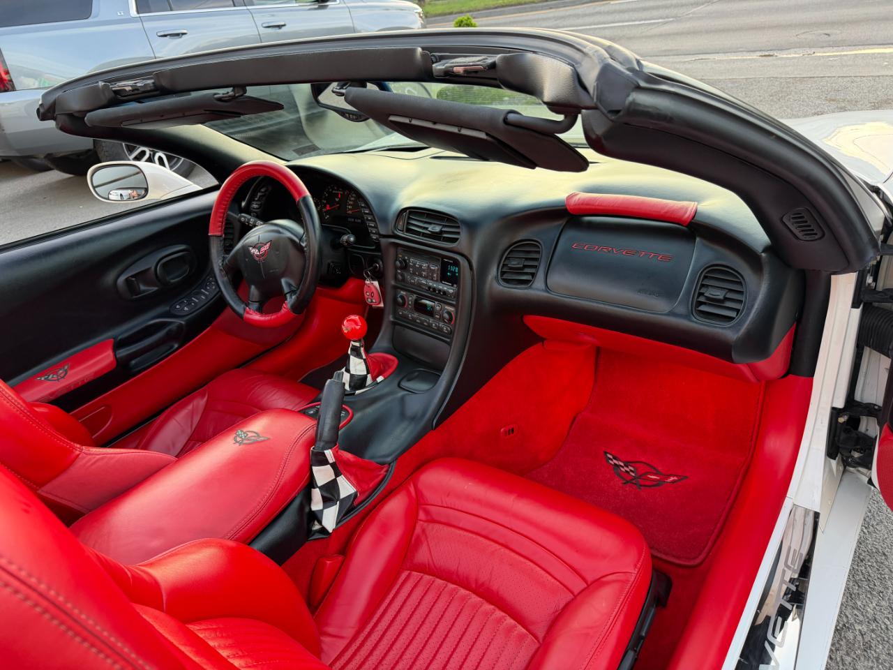 Chevrolet Corvette 2dr Convertible 2002