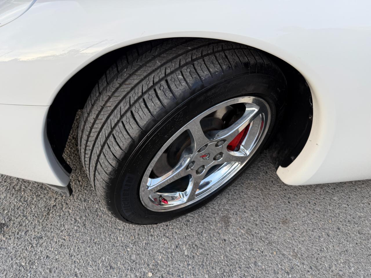 Chevrolet Corvette 2dr Convertible 2002