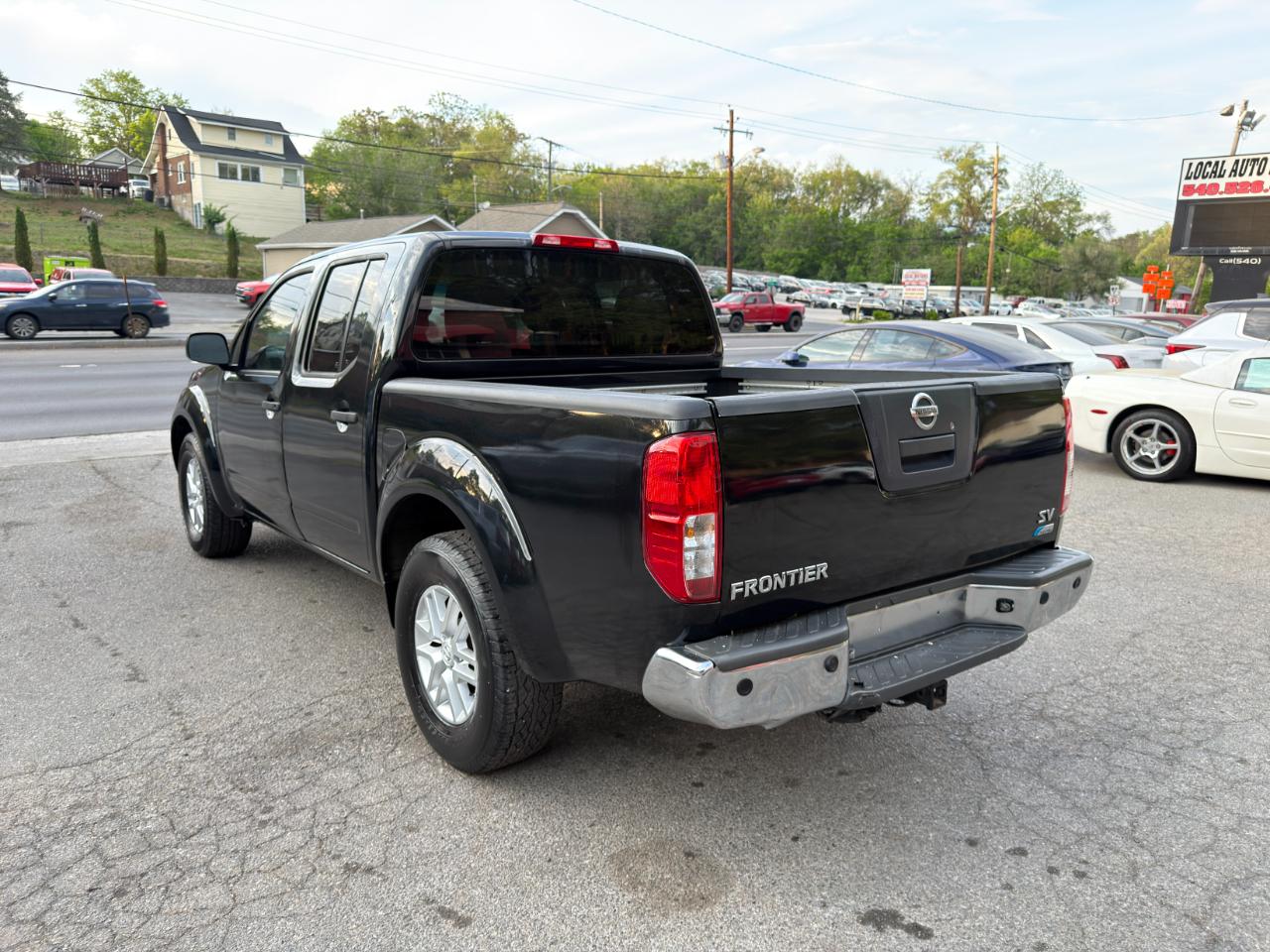 Nissan Frontier Crew Cab 4x2 SV V6 Auto 2017