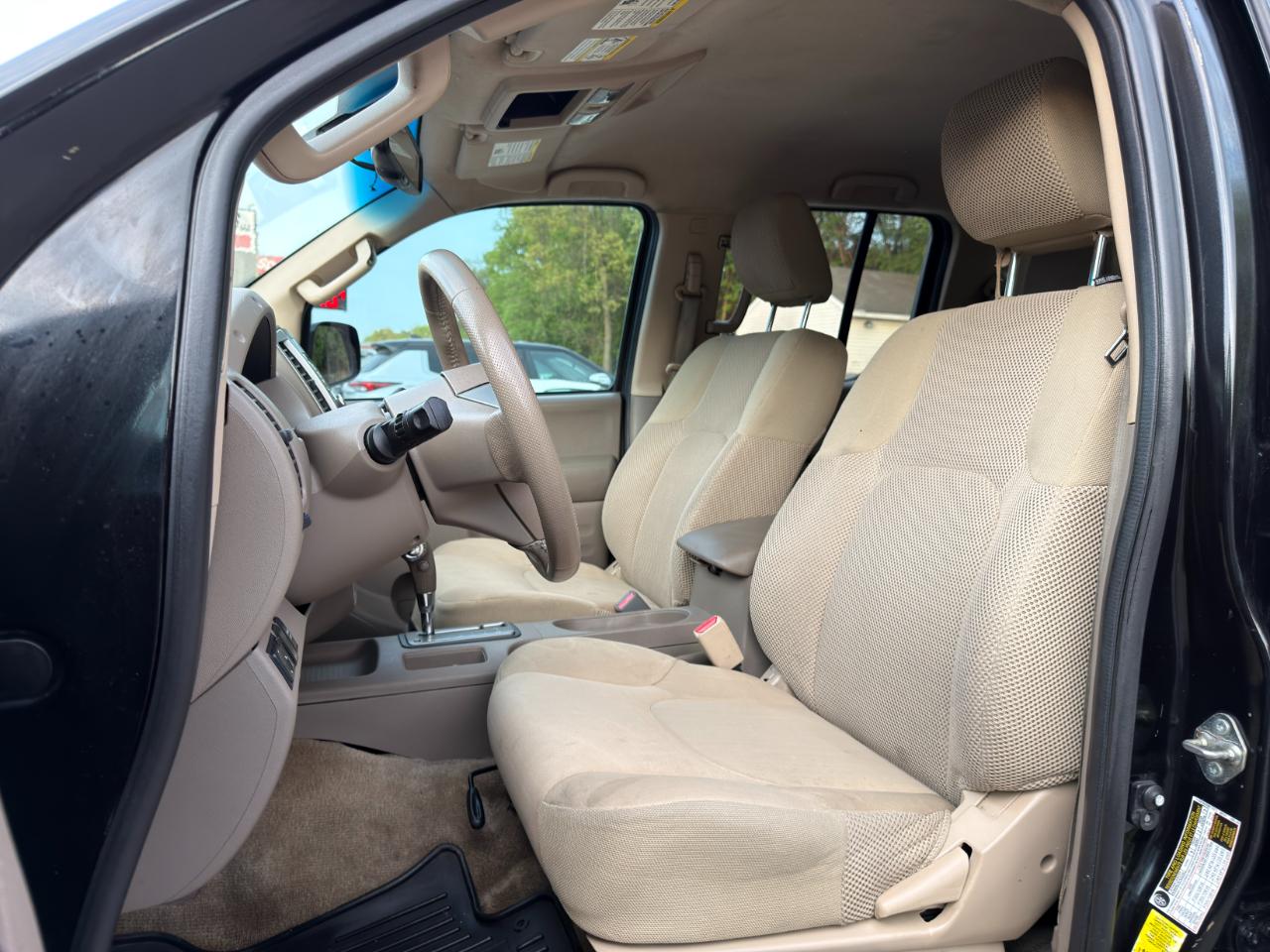 Nissan Frontier Crew Cab 4x2 SV V6 Auto 2017