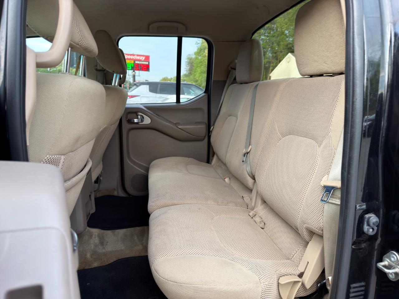 Nissan Frontier Crew Cab 4x2 SV V6 Auto 2017