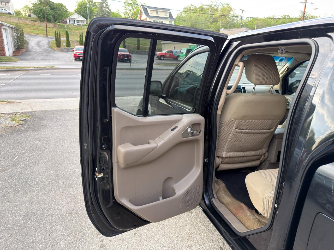 Nissan Frontier Crew Cab 4x2 SV V6 Auto 2017