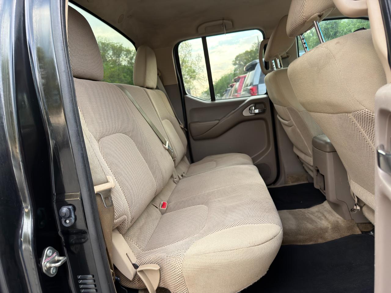 Nissan Frontier Crew Cab 4x2 SV V6 Auto 2017