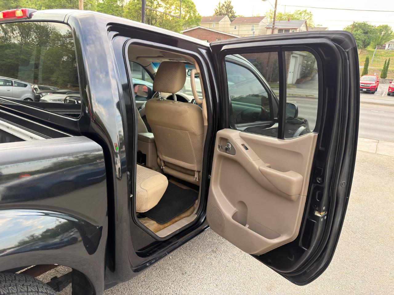 Nissan Frontier Crew Cab 4x2 SV V6 Auto 2017