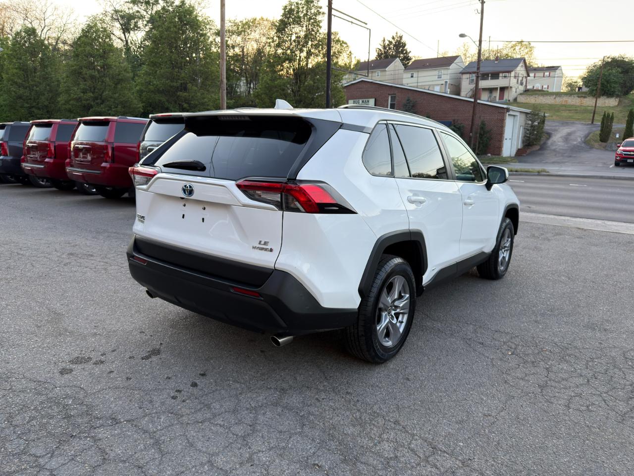 Toyota RAV4 Hybrid LE AWD (Natl) 2022