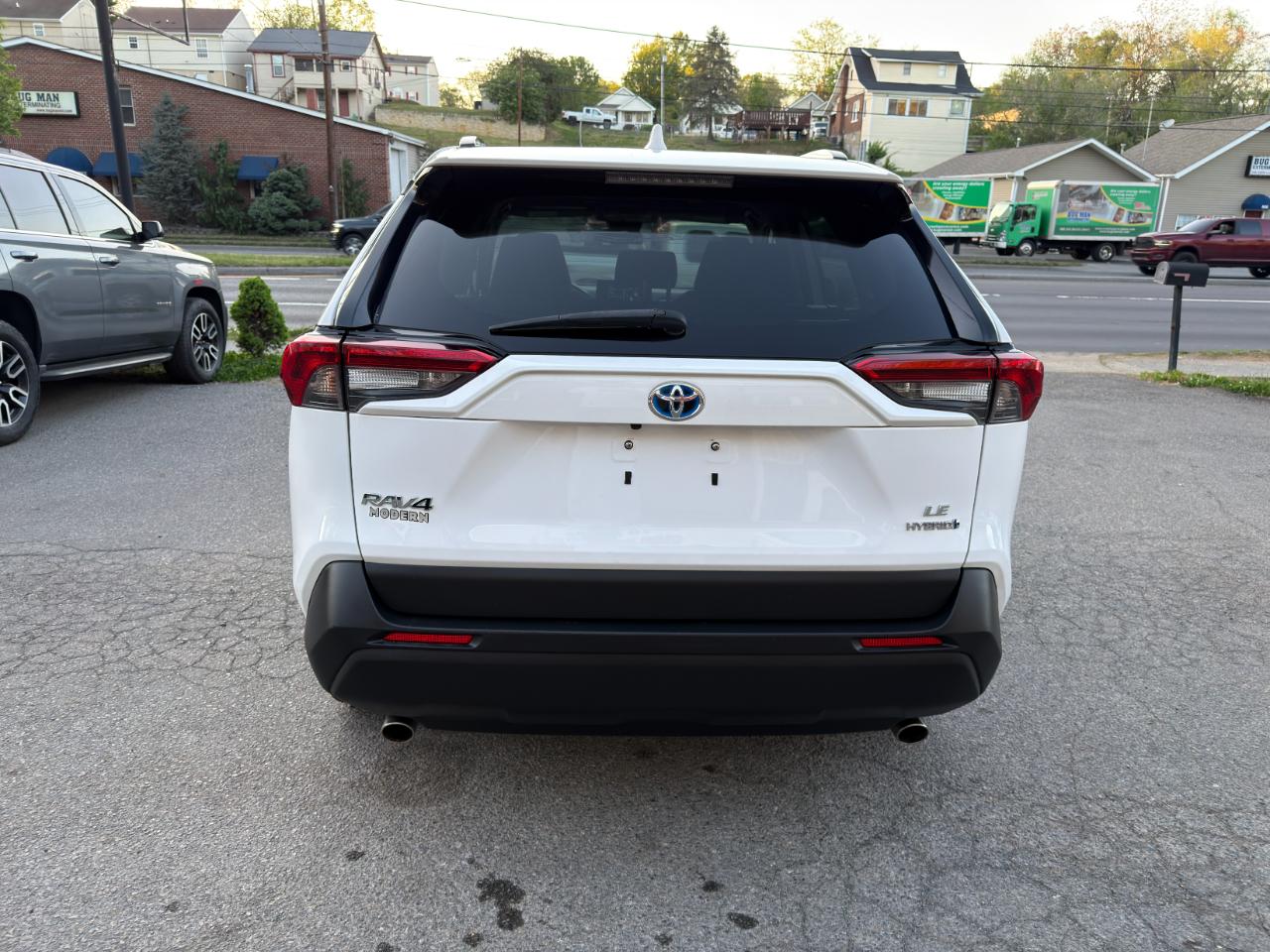 Toyota RAV4 Hybrid LE AWD (Natl) 2022