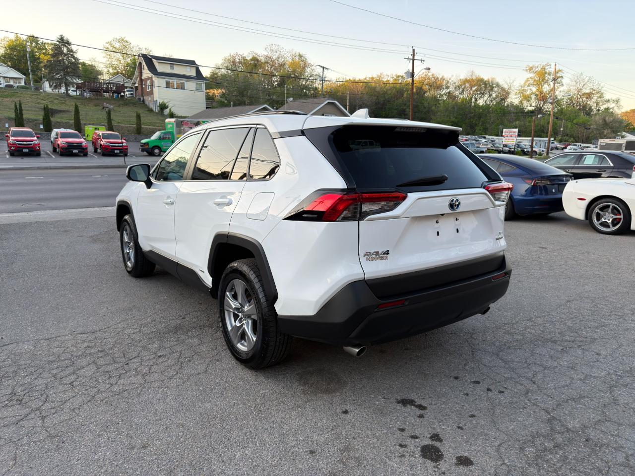 Toyota RAV4 Hybrid LE AWD (Natl) 2022