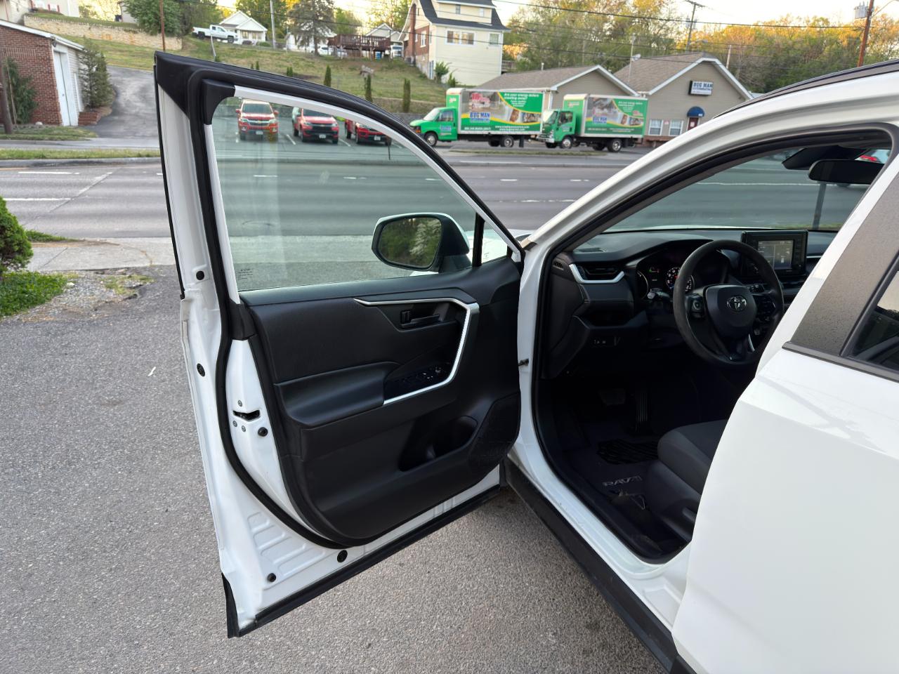 Toyota RAV4 Hybrid LE AWD (Natl) 2022