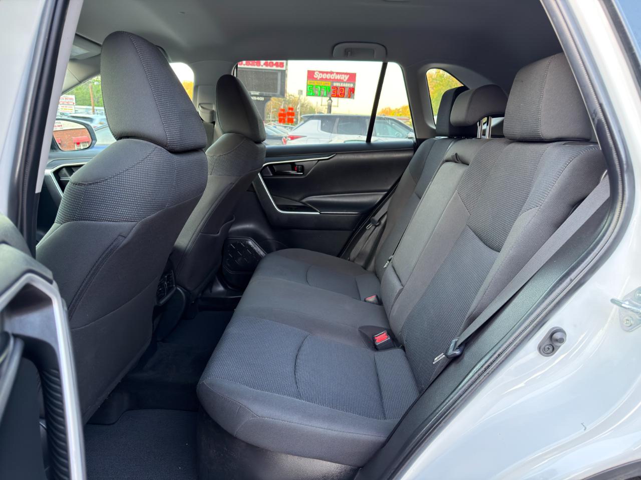 Toyota RAV4 Hybrid LE AWD (Natl) 2022