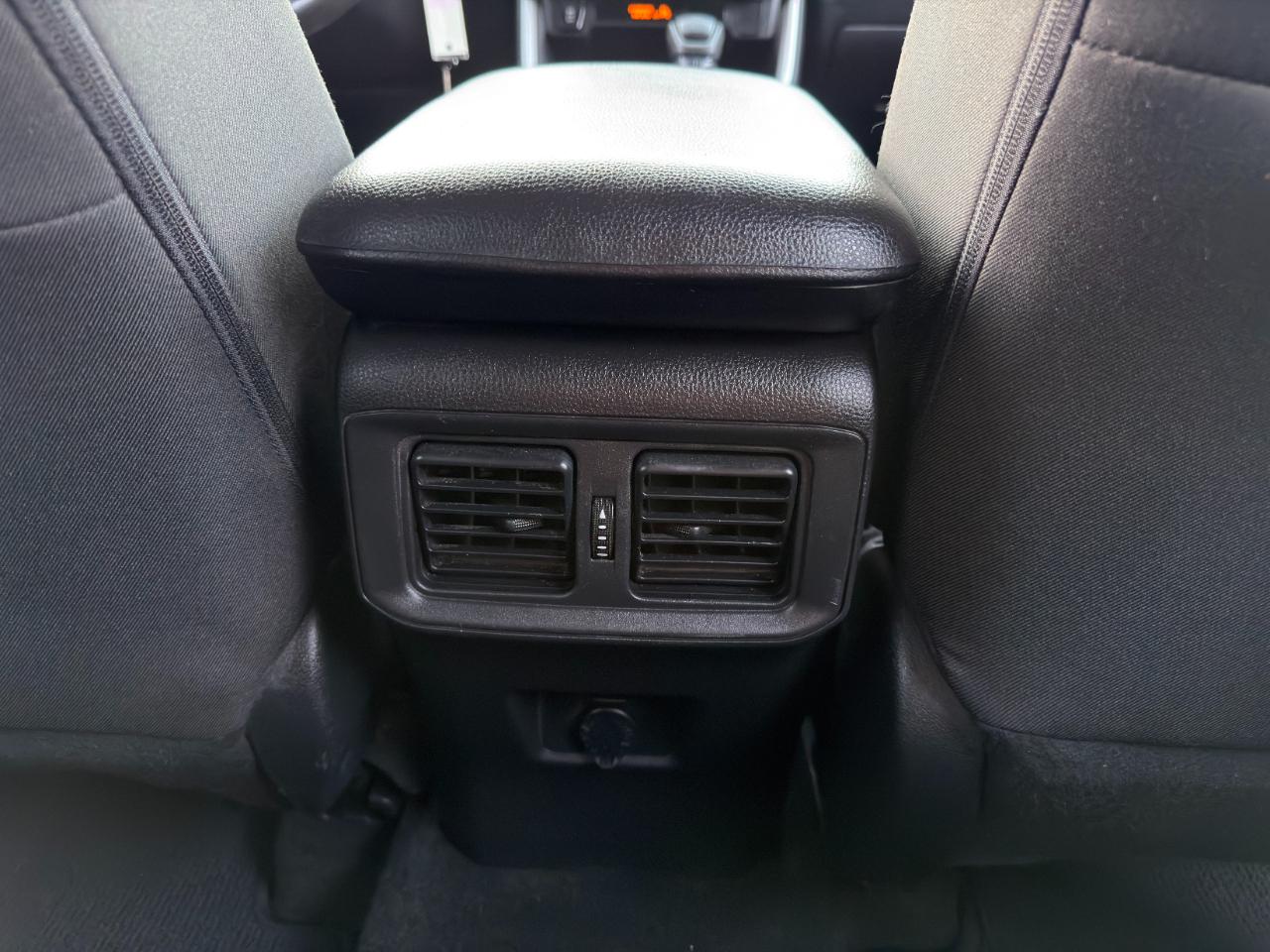 Toyota RAV4 Hybrid LE AWD (Natl) 2022