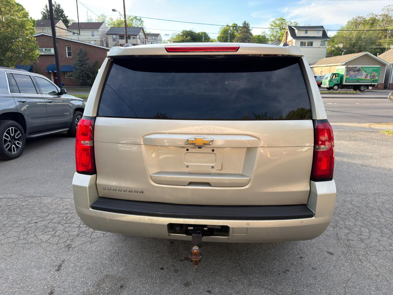 Chevrolet Suburban 4WD 4dr LT 2015