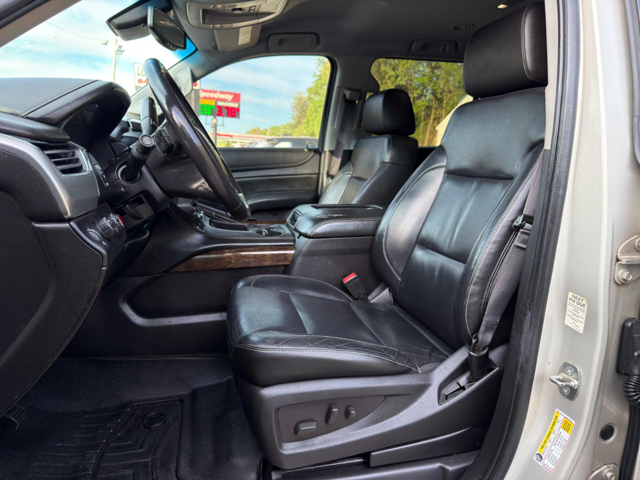 Chevrolet Suburban 4WD 4dr LT 2015