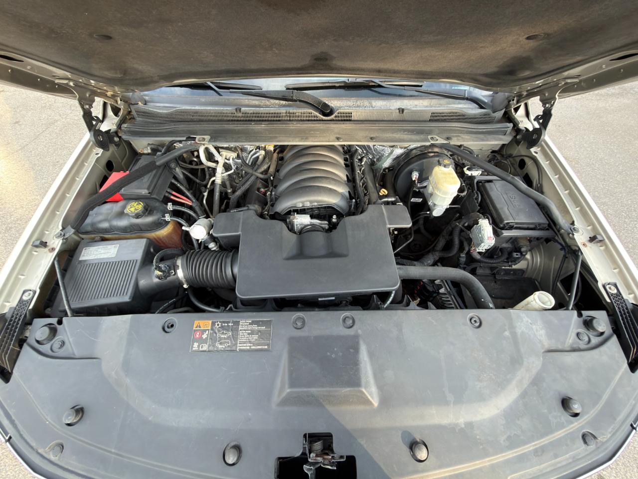 Chevrolet Suburban 4WD 4dr LT 2015