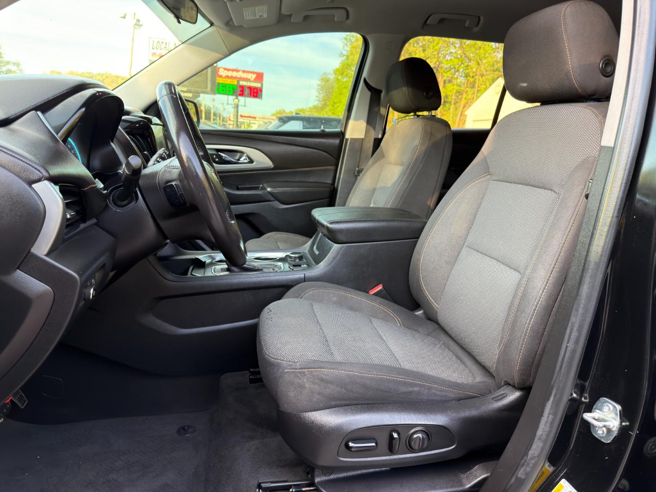 Chevrolet Traverse FWD 4dr LT Cloth w/1LT 2020