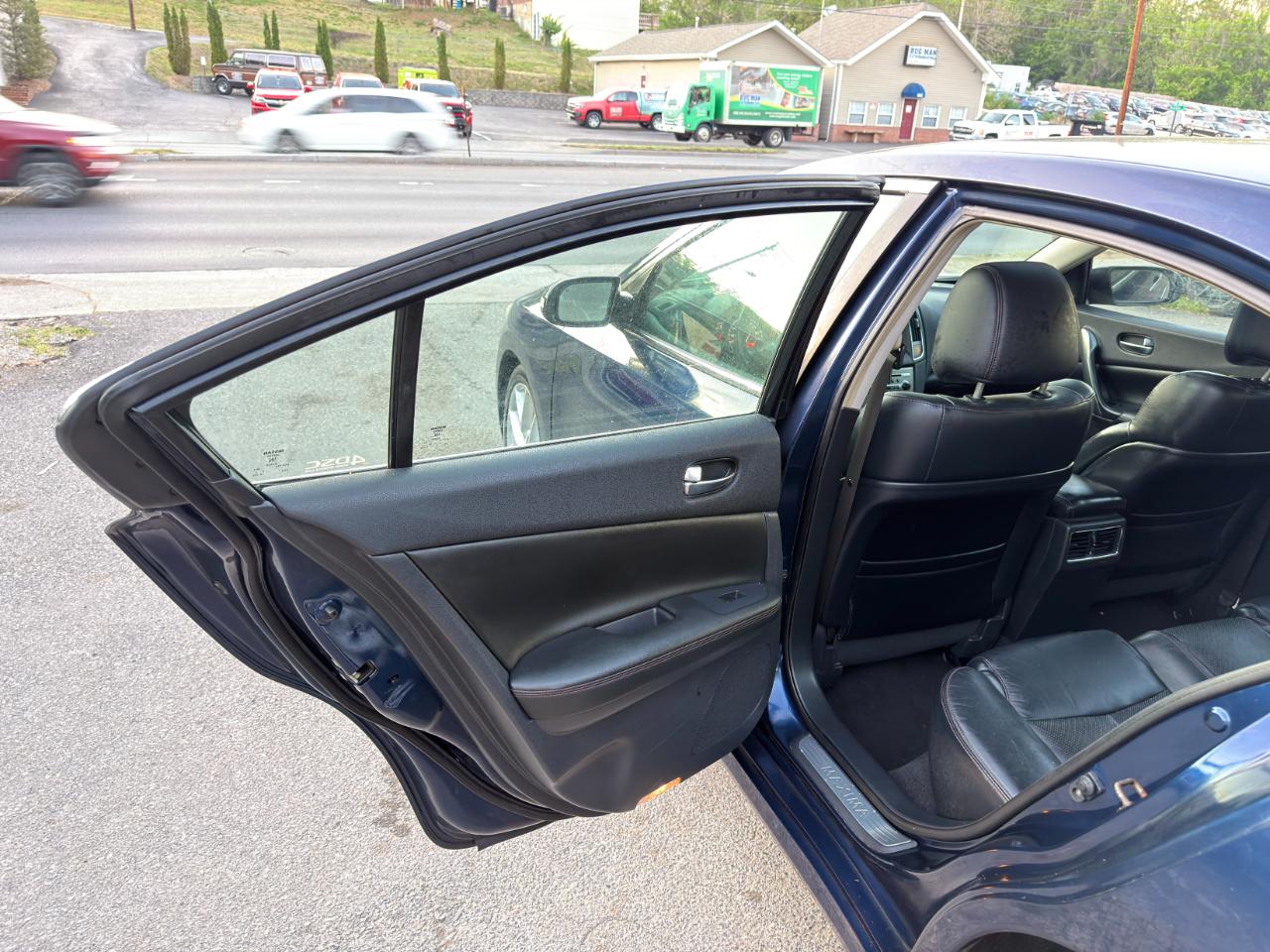 Nissan Maxima 4dr Sdn V6 CVT 3.5 SV w/Sport Pkg 2009