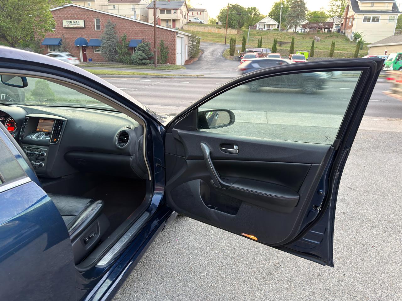 Nissan Maxima 4dr Sdn V6 CVT 3.5 SV w/Sport Pkg 2009