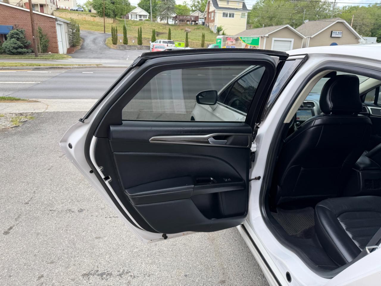 Ford Fusion SE FWD 2017