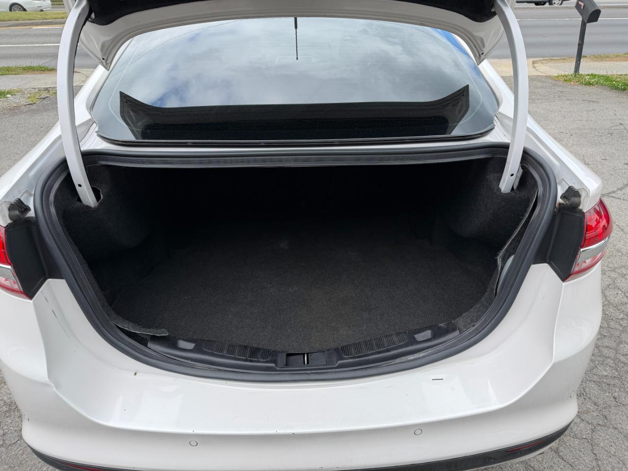 Ford Fusion SE FWD 2017