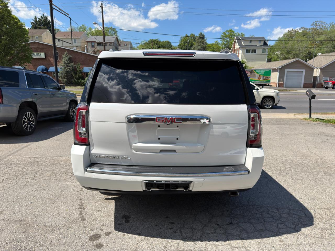 GMC Yukon XL 4WD 4dr Denali 2016