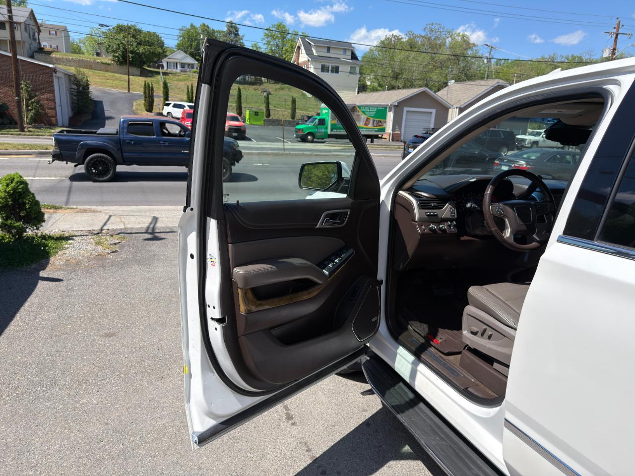 GMC Yukon XL 4WD 4dr Denali 2016