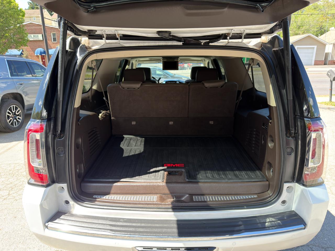 GMC Yukon XL 4WD 4dr Denali 2016