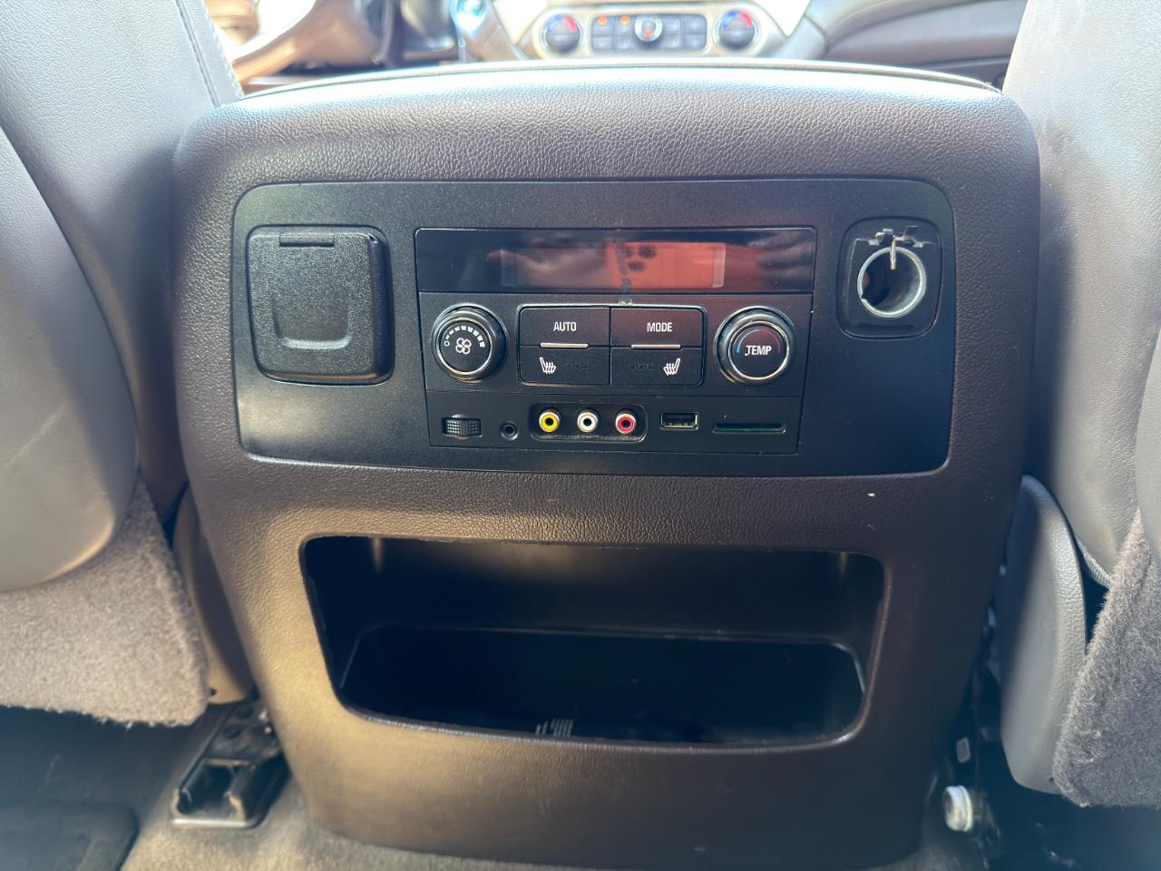 GMC Yukon XL 4WD 4dr Denali 2016