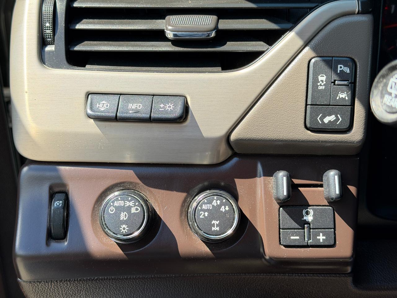 GMC Yukon XL 4WD 4dr Denali 2016